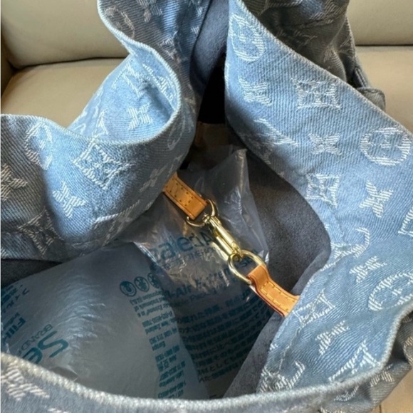 💎Louis Vuitton Daily GM Hobo bag - denim w/ COA - Picture 4 of 10
